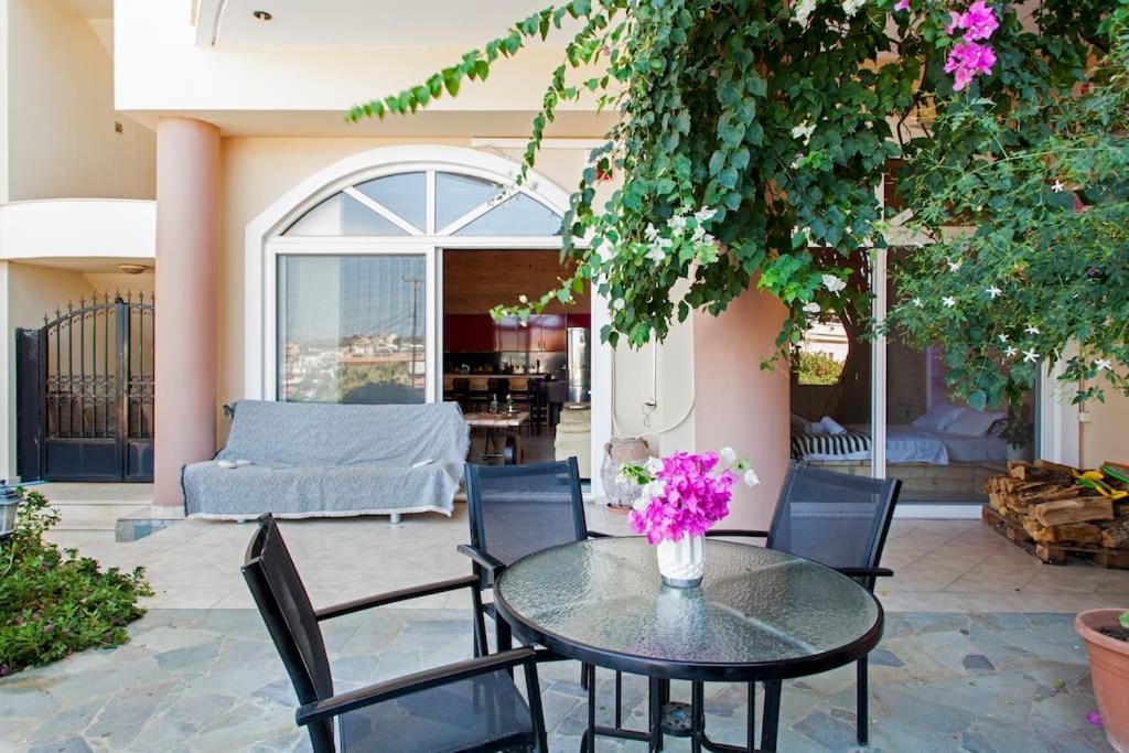 אגיה פלגיה קיתירה Lenico Beachfront Suites מראה חיצוני תמונה